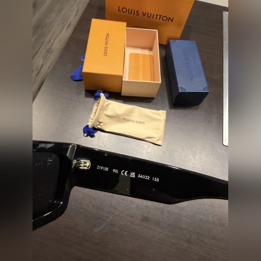 Louis Vuitton Clash Square Sunglasses - Picture 7 of 7